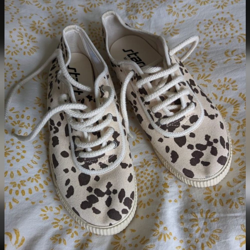 Brand new SZ 36 (W 6 ) Canvas shoes
